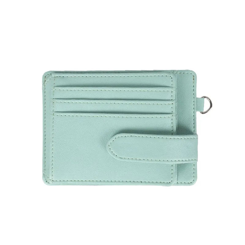 Card holder hijau mint tampak depan dengan tiga slot kartu bertingkat, tali pengunci di sisi kanan, dan ring logam kecil di sudut kanan atas, dengan latar putih