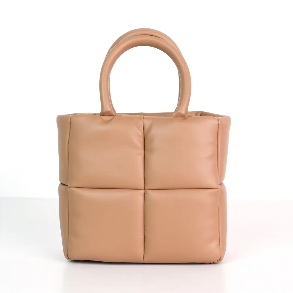 Belva Bag warna nude tampak depan di latar putih