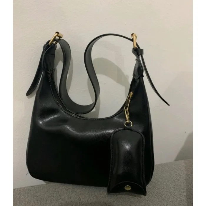 Benita Bag hitam dengan pouch kecil